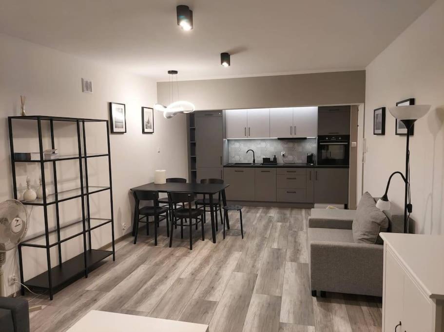 Uroczy Apartament W Scislym Centrum Gizycka Giżycko Kültér fotó